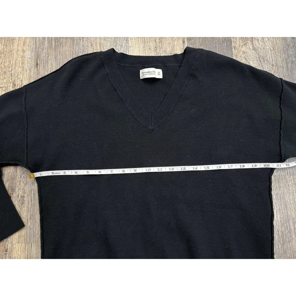 Abercrombie & Fitch‎ Soft A&F Collection Black V-Neck Sweater XS Drop Shoulder